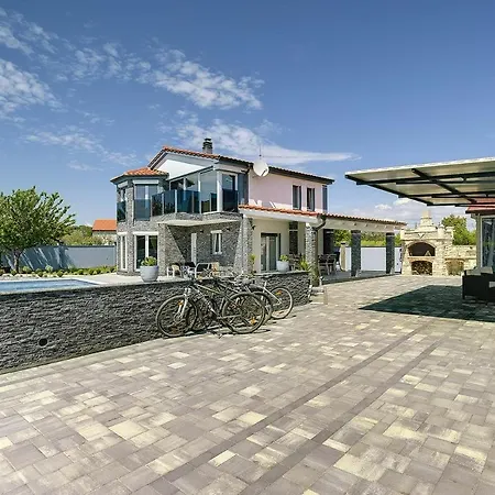 Danijela Фажана