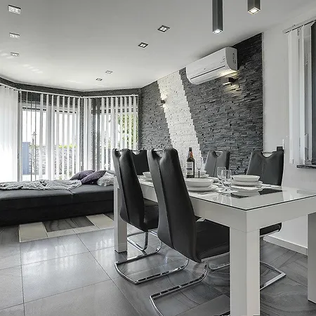 Danijela Holiday home *